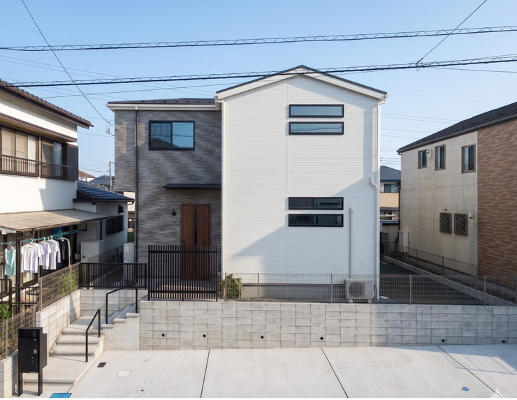 【Exterior】落ち着きのあるシンプルな外観で、長く愛せる住まいに仕上がっています。