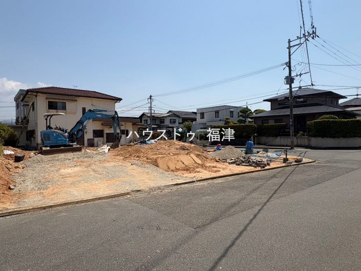 ししぶ駅まで徒歩5分、国道3号線まで車で3分!
日々の生活も安心です♪
《古賀市日吉2丁目 新築戸建》