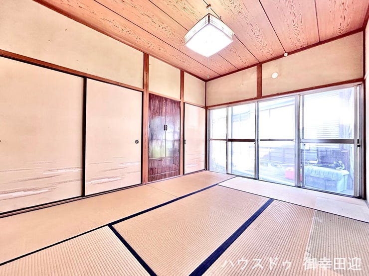 ■6帖和室②■寝室、書斎、趣味の部屋。家族の成長やライフスタイルに合わせ、様々な使い方ができる快適な空間です。