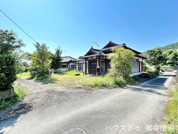 ■理想を叶える新しい暮らしの舞台■高いデザイン性と機能性を兼ね備えた住まい。ここで、家族の新しい物語が始まります。