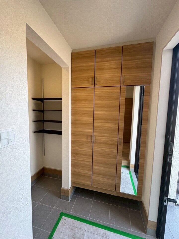 シューズボックスの隣に土間収納もございます
※同社施工例
