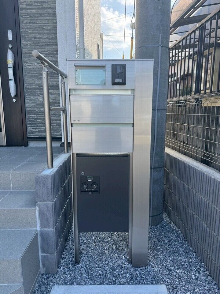 不在時でも安心な宅配ボックス付き
※同社施工例