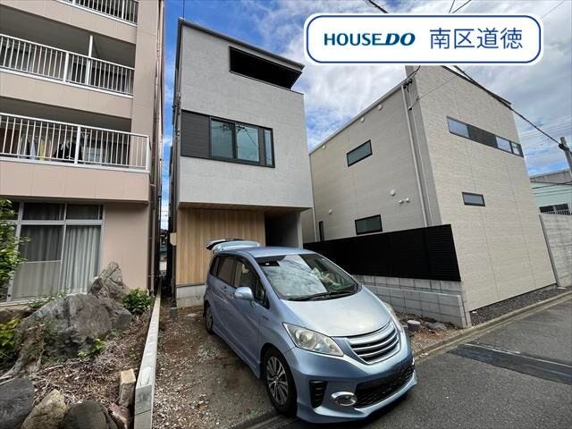 1階に2部屋完備。納戸は居室としてもお使いいただけます◎
3階廊下には大容量のWIC完備!3階の2部屋は、7帖以上のゆとりあるプライベート空間となっています♪