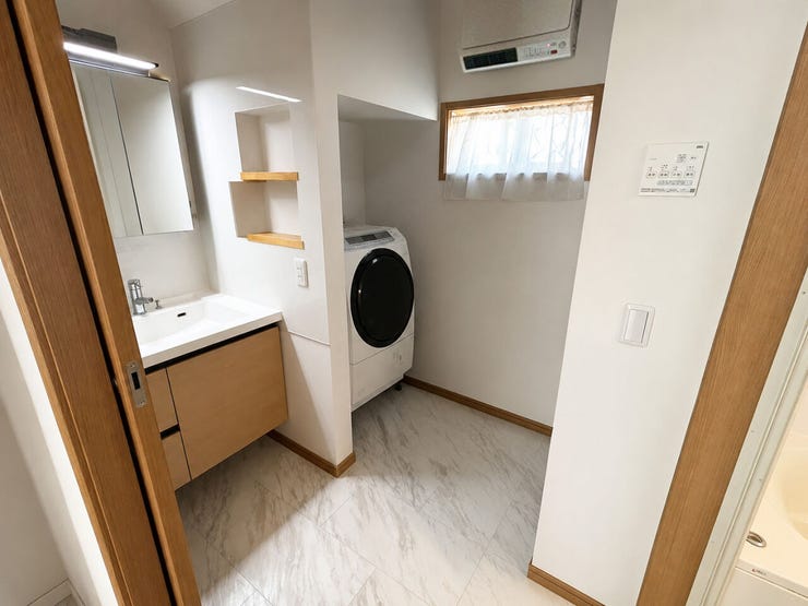 ※掲載の室内写真は現況写真の家具・調度品等をデジタル加工にて消去したもので、実際の物件とは異なる場合があります。現況を優先とします。