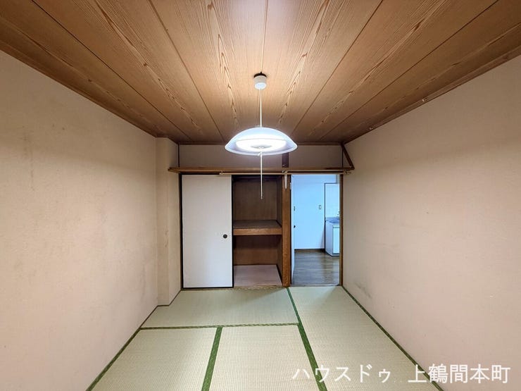 生活感を上手に隠せる、使い勝手の良い和室収納を完備