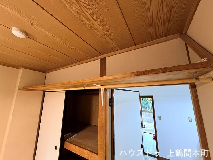 布団派のご家庭にも嬉しい、大容量の押入収納を採用