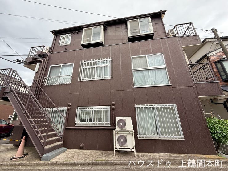 重厚感のある佇まいが魅力のマンション