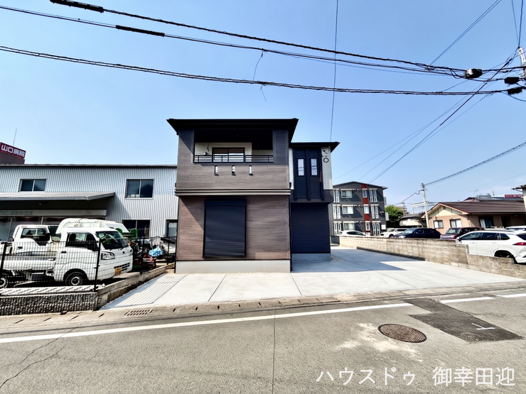 ■車と趣味の幅が広がる場所■単なる駐車スペースではない、洗車やタイヤ交換、DIYにも使える多目的な屋外スペースです。