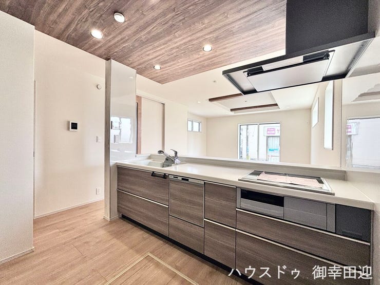■家族の「美味しい」が集まる舞台■高い機能性と美しいデザインを両立。料理する人も、待つ人も、笑顔になれる場所です。