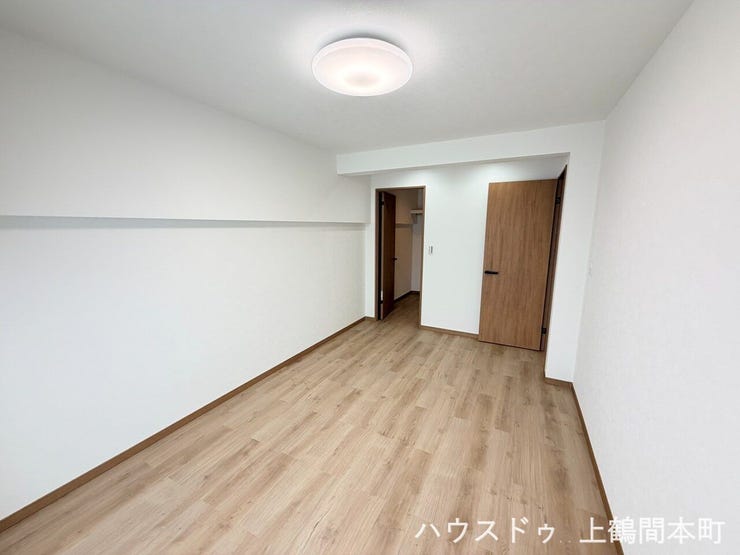 お子さまの成長に合わせて使いやすい子ども部屋。寝室や学習スペースとしても活躍する、居心地の良い空間です。