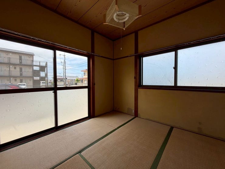 陽当たり良好!明るく開放感たっぷりの和室です。