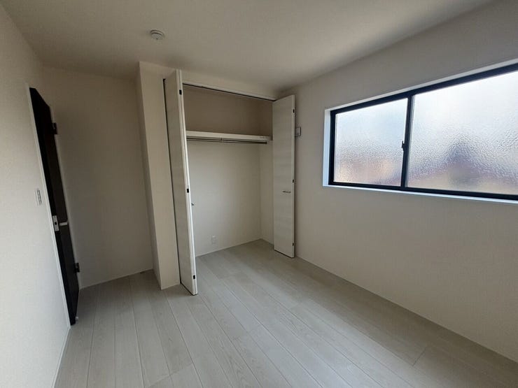 シンプルな間取りで家具配置もしやすいお部屋♪