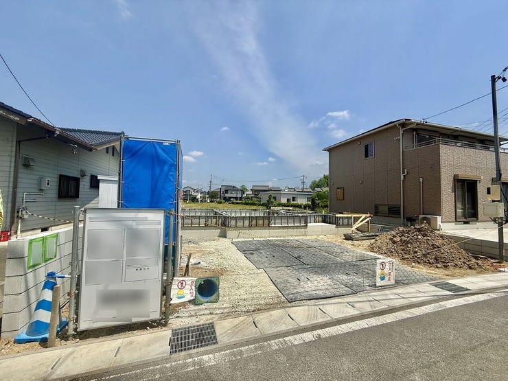 ◇外観写真◇
スーパーやドラッグストア、コンビニなど、毎日の生活に必要な施設が徒歩圏内に充実しています。周辺施設が充実しているかどうかも物件選びにおいては大切なポイントですね。