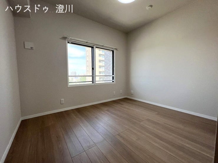 家具の配置がしやすい、すっきりとした整った間取り。子供部屋や趣味の部屋など、ライフスタイルに合わせてお使いいただけます。