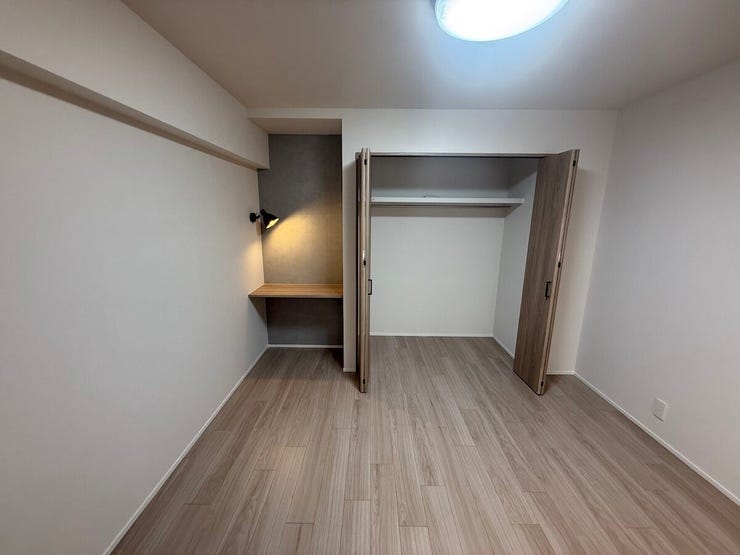 すべての洋室にクローゼットを完備。衣類や小物をスッキリ収納でき、お部屋を広く有効に使えます