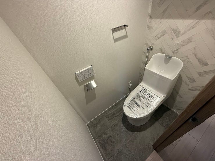 毎日使う場所だからこそ、心地よさにこだわりました 。手洗い一体型のコンパクトな設計で、空間を広く活用できます