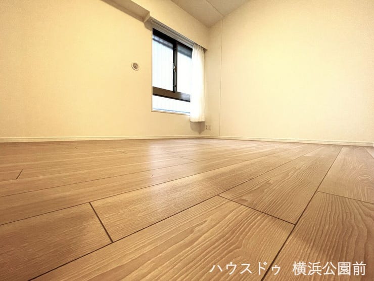 約6.0帖の洋室です。子供部屋としてお使いいただけます。