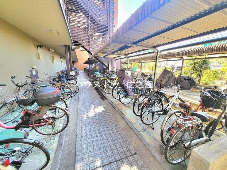 ★駐輪場も区画数はたくさんございます。空き状況の確認はお気軽にお申し付け下さい。
