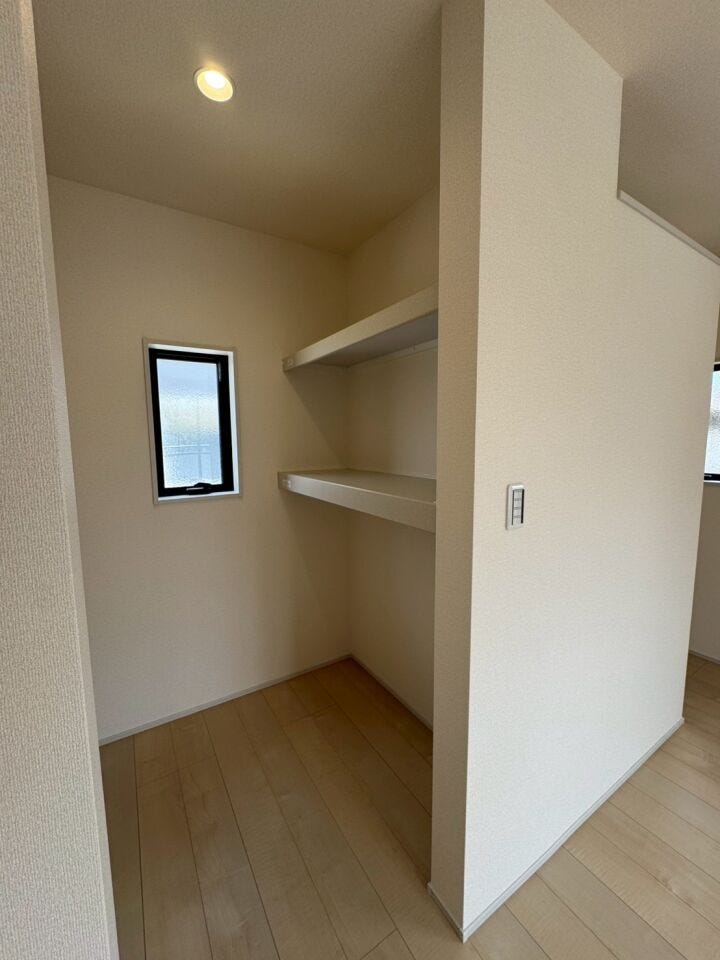 収納力のあるウォークインクローゼット
