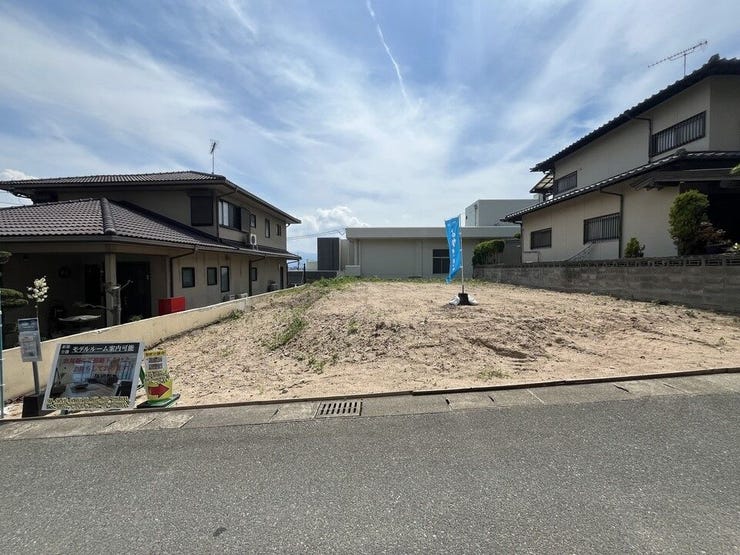 現況の外観写真です♪
写真左が1号棟です
2026.6.12撮影