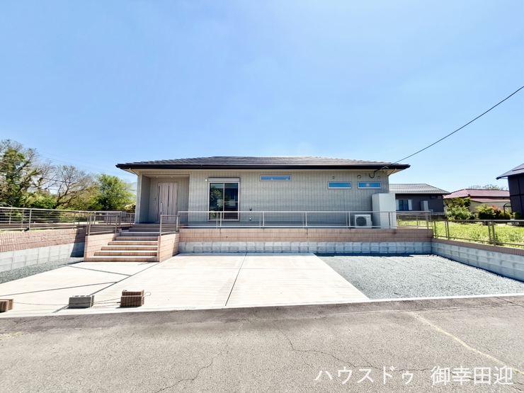 ■車と趣味の幅が広がる場所■単なる駐車スペースではない、洗車やタイヤ交換、DIYにも使える多目的な屋外スペースです。