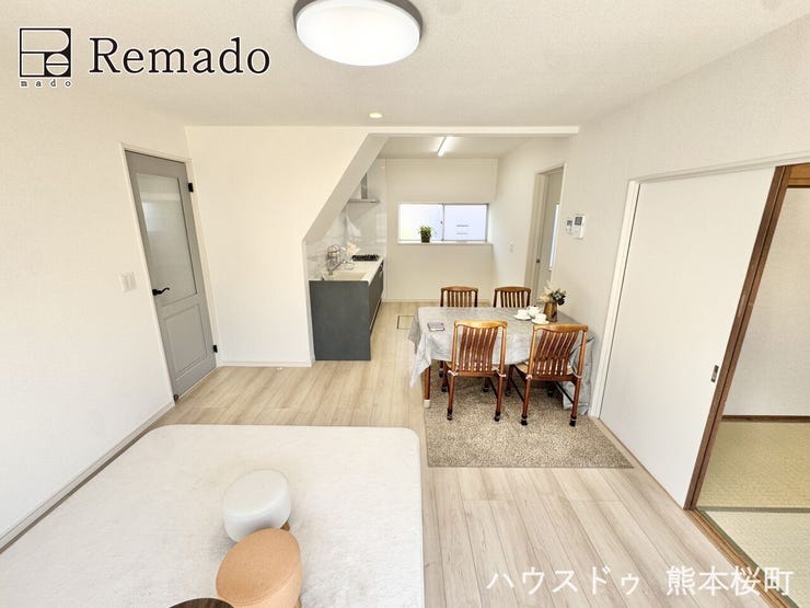 ■家族の笑顔が集う中心地■お気に入りの家具を迎え、窓からは心地の良い光が差し込みます。