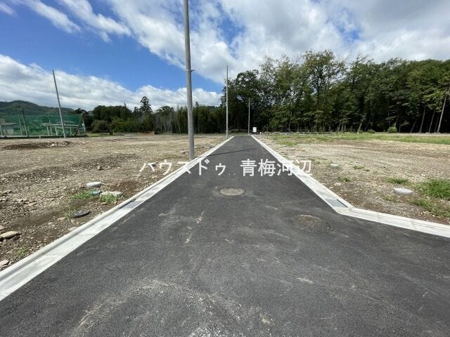 【敷地内前面道路】幅員約5mの前面道路です。