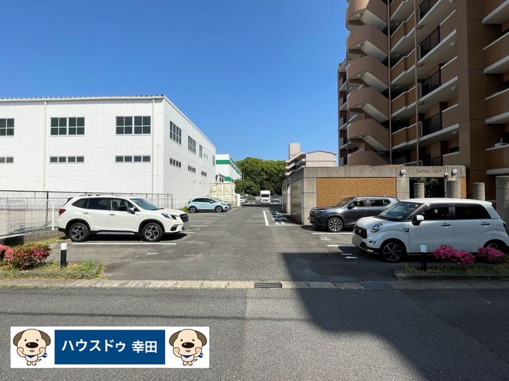 駐車場は近隣に空きがございます。
詳しい内容を知りたい方は、お気軽にお問い合わせくださいませ。