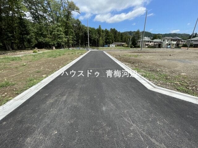 【敷地内前面道路】幅員約5mの前面道路です。