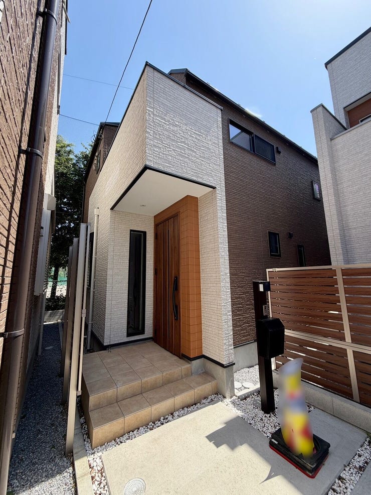 【外観】
随時ご案内可能です♪
当物件はもちろんですが、他に気になる物件のご案内、資金計画、物件詳細、住宅ローン等何でもお気軽にお問い合わせください!!