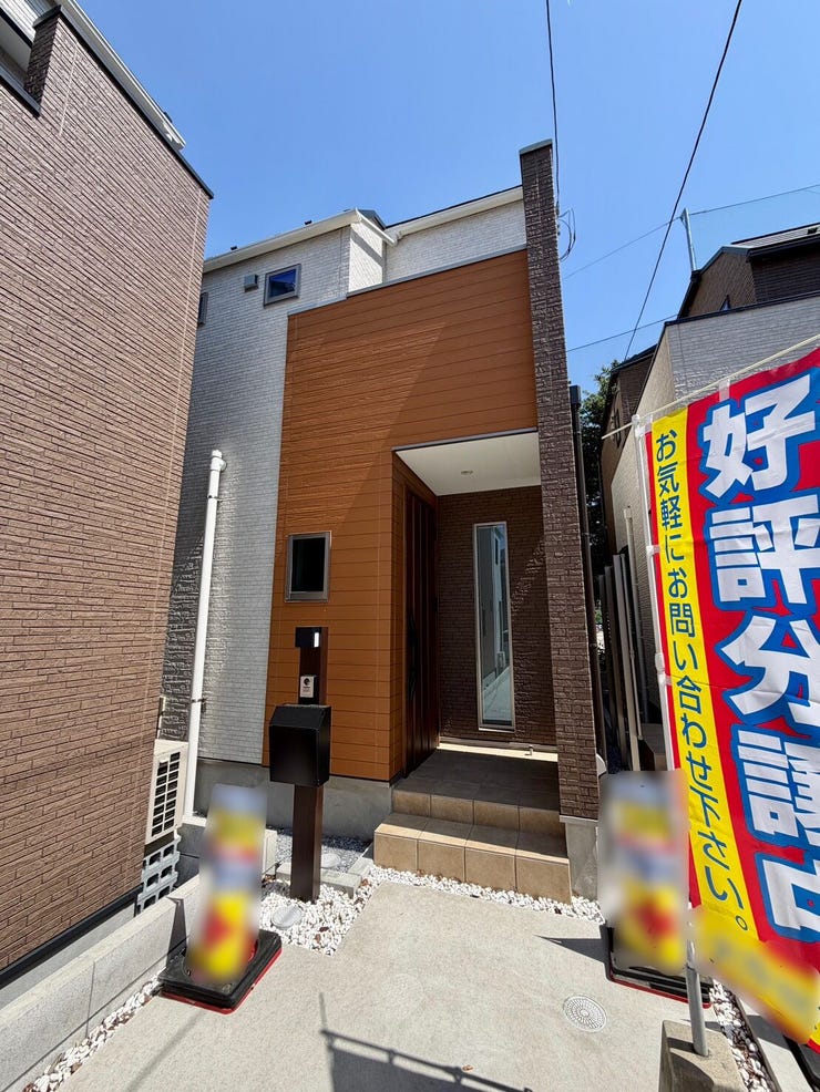 【外観】
随時ご案内可能です♪
当物件はもちろんですが、他に気になる物件のご案内、資金計画、物件詳細、住宅ローン等何でもお気軽にお問い合わせください!!