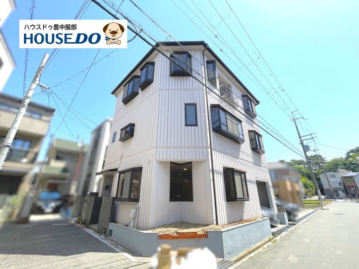 平成2年築の再生住宅!生活利便性の高い立地で、緑地小学校まで徒歩約1分!周辺は閑静な住宅地で騒音なども気になりません。道路は平坦で徒歩や自転車での移動も楽々です。