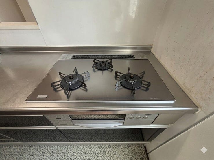 3口コンロ付きで同時調理もスムーズです♪