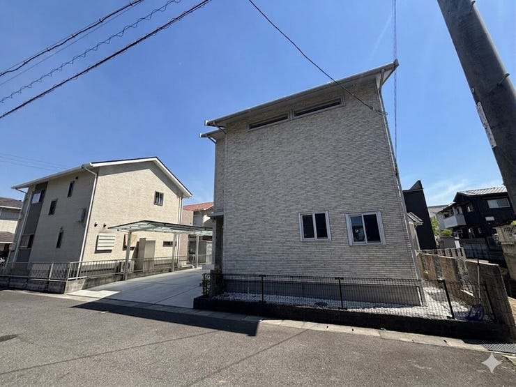 閑静な住宅地に佇む落ち着いた住まい