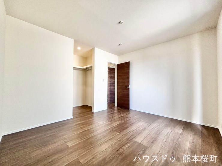 ■2階7帖洋室■心からリラックスできる静けさ、上質な眠りで、毎日をリセットします。明日への活力を養う空間です。