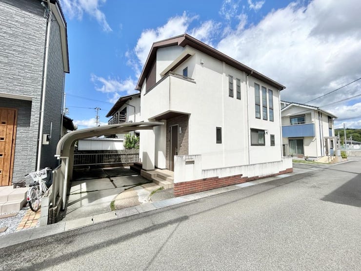 【外観】
●山田小学校校区
●住友林業施工のおうち
●駐車2台可能♪
●小学校まで徒歩5分★