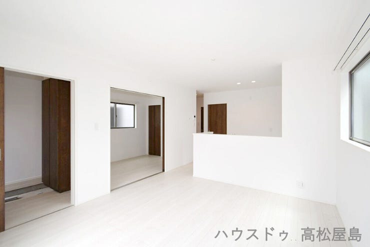 【リビング】
※施工事例です。実物とは異なります。