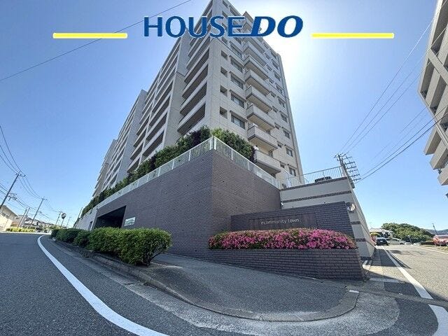 【外観】
ペット相談OK+駐車場継承可能♪駅20分+お庭♪室内状態良好です!防犯面充実のハイスペックな一室♪
