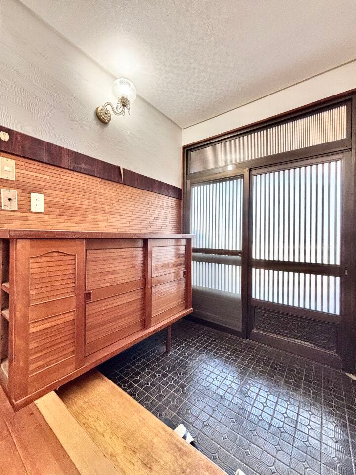 ■「ただいま」の安堵をくれる場所■訪れる人を迎え入れ、帰るたびにホッと一息つける、明るく機能的なエントランス。