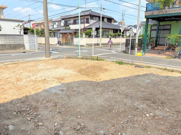 スーパーも徒歩圏内なのでお買い物にも便利