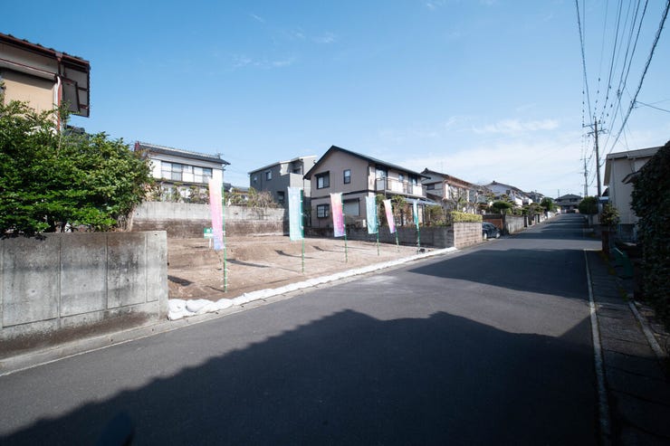 前面道路幅員約6メートルあります。