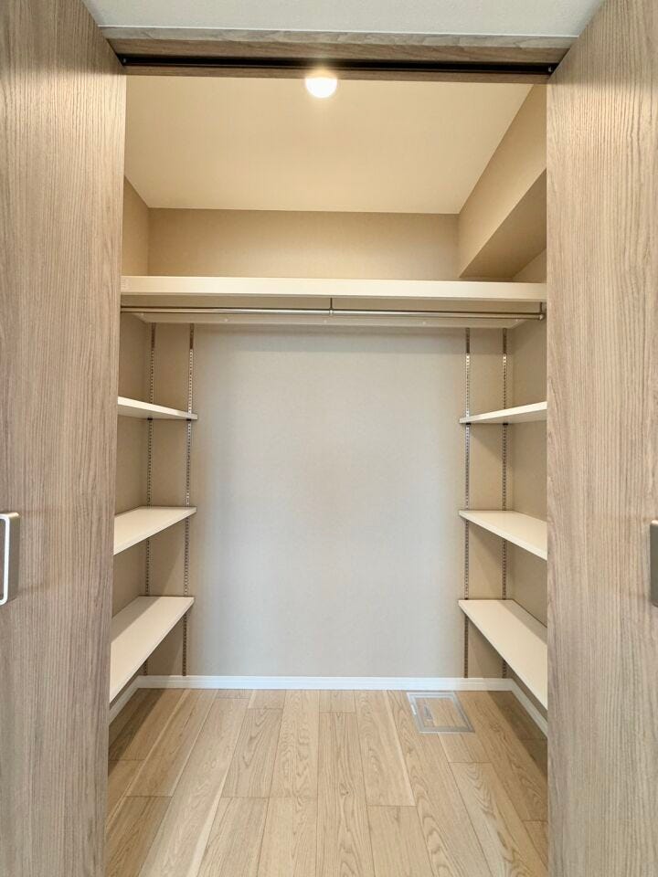 収納スペースが広いので、部屋に荷物が出ることもなく生活感を隠せるのは嬉しいですね♪
