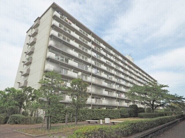 【外観】
随時ご案内可能です♪
当物件はもちろんですが、他に気になる物件のご案内、資金計画等お気軽にお問い合わせください!!