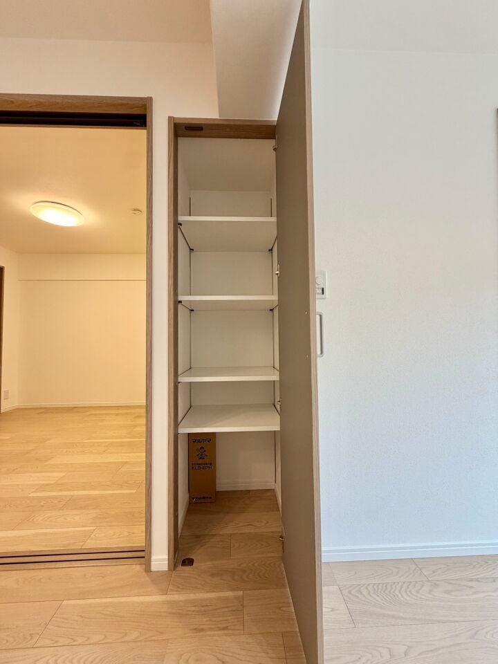 〈リビング収納〉部屋に荷物が出ることもなく生活感を隠せるのは嬉しいですね♪♪