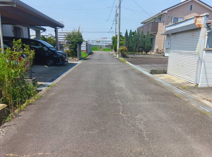 【前面道路含む現地写真】