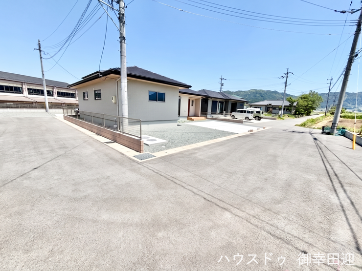 ■理想を叶える新しい暮らしの舞台■高いデザイン性と機能性を兼ね備えた住まい。ここで、家族の新しい物語が始まります。