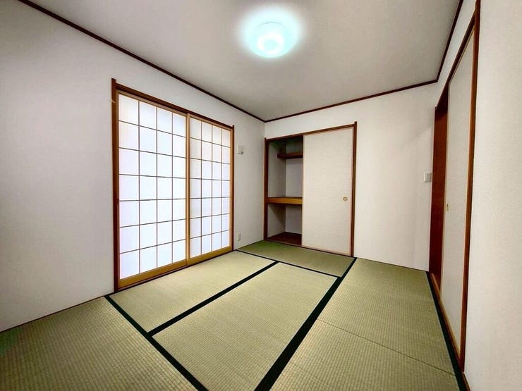 【Japanese Room】心落ち着く和室空間。客間やお子様の遊び場にも活用できます。