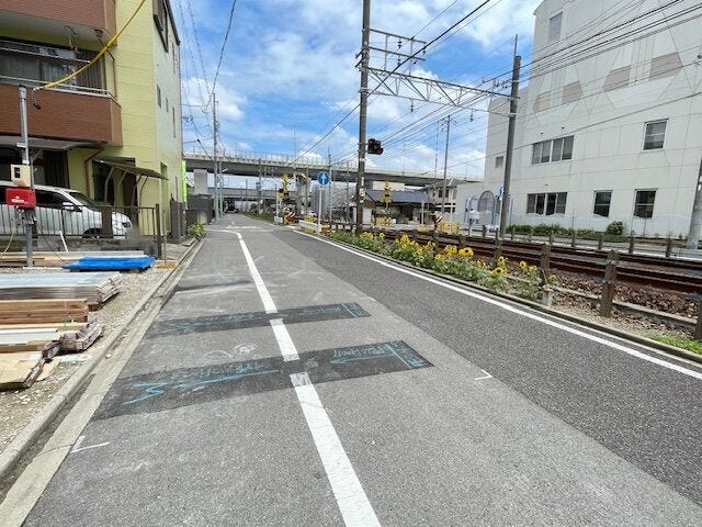 気になる方は、ご案内させていただきます。
お気軽にお問い合わせください。
お問い合わせは「ハウスドゥ 清須」まで!
名鉄新清洲駅から西へ。十六銀行さんの前です!