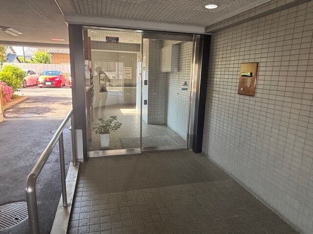 明るいエントランス