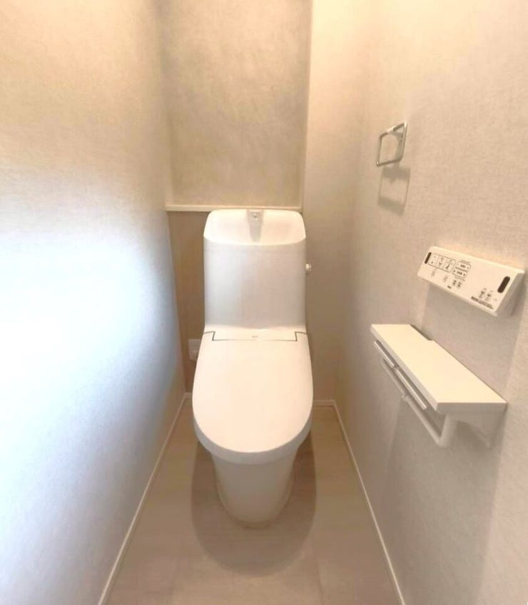 2か所にトイレがあり、来客時での使い分けも可能です